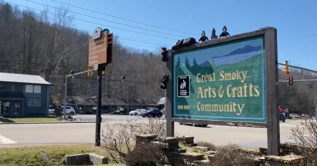 Great Smoky Mountains Arts and Crafts Community