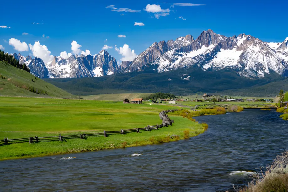 Best Small Towns In America To Visit - 20 Must Visit USA Small Towns